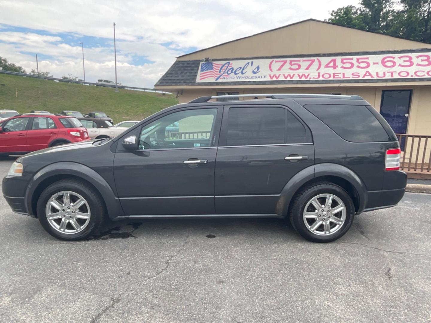 2008 Grey /Black Ford Taurus X Limited (1FMDK03W38G) , Automatic transmission, located at 5700 Curlew Drive, Norfolk, VA, 23502, (757) 455-6330, 36.841885, -76.209412 - Photo#3